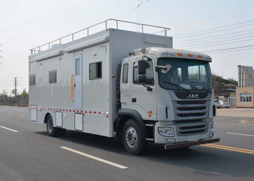 (厢长7.4米)江淮格尔发餐车
